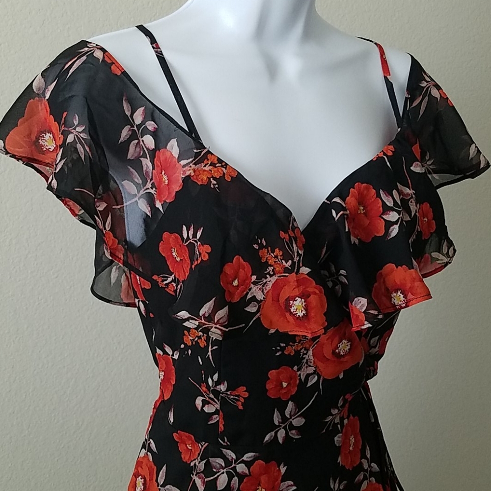 SOLD• Lulu's Devoted to Love Floral Small - Picture 4 of 8